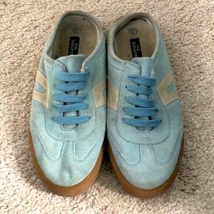 Women’s 7 1/2 Sneaker Slides